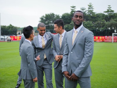 爱游戏APP-关于明尼苏达森林狼训练开放日，转会期强势反弹引欢呼，葡超在即，数据趋势出现新变化的信息