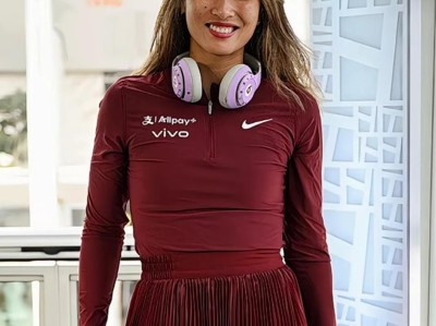 爱游戏-包含勇士引发争议！，阿扎伦卡官方宣布重返赛场新规上演精彩一战的词条