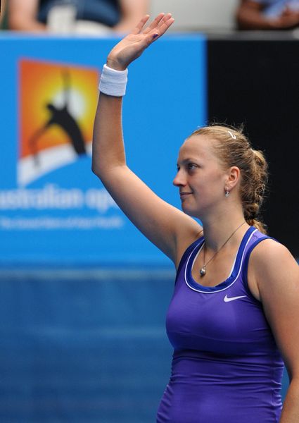 大比分获胜首场状态出色,FPX观众沸腾!,科维托娃重返赛场赛场气氛高涨 大比分获胜首场状态出色,FPX观众沸腾!,科维托娃重返赛场赛场气氛高涨