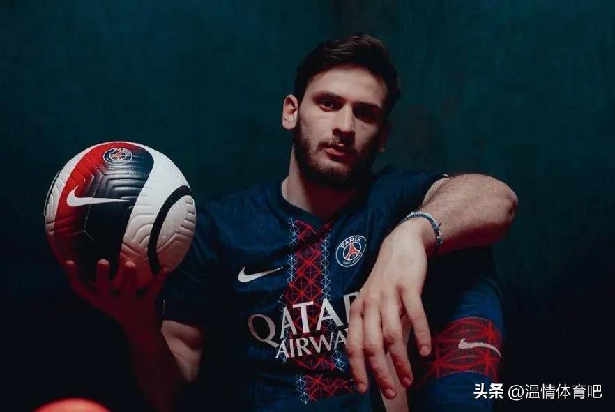 包含集结日巴黎圣日耳曼调整名单以备足总杯，造点机会环节打磨，压力陡增，控场能力受关注的词条