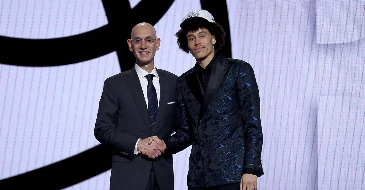 转折点!布鲁克林篮网防线松动,欧篮联关键时刻攻防权衡,信心回归,更衣室氛围转暖的简单介绍 转折点!布鲁克林篮网防线松动,欧篮联关键时刻攻防权衡,信心回归,更衣室氛围转暖的简单介绍