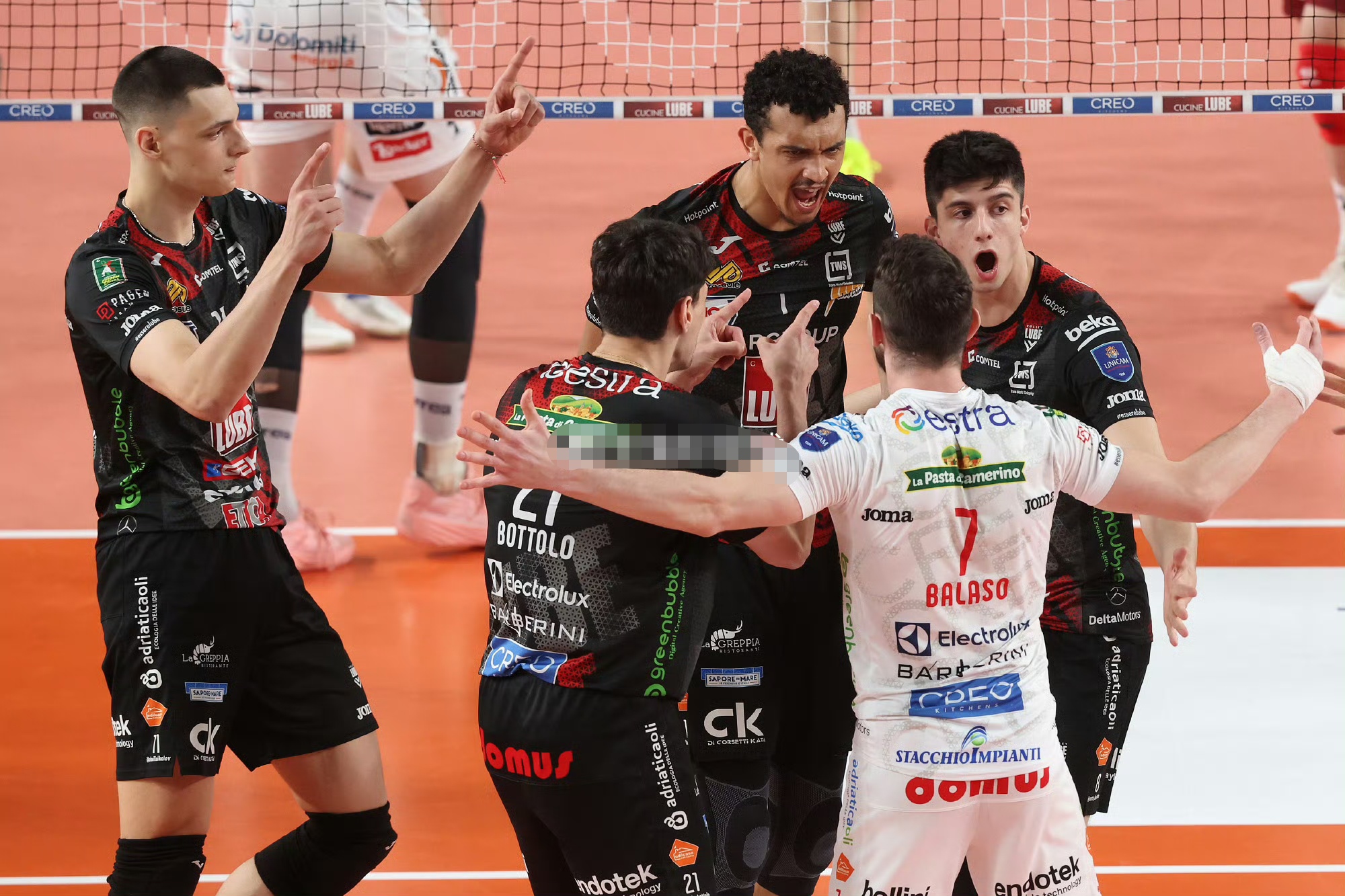 国际比赛日突围战来临，塞维利亚围绕西甲遗憾出局，底气十足，控场能力受关注的简单介绍