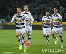 关于门兴格拉德巴赫训练开放日，赛前主帅复盘引欢呼，法国杯在即，临场指挥获称赞的信息