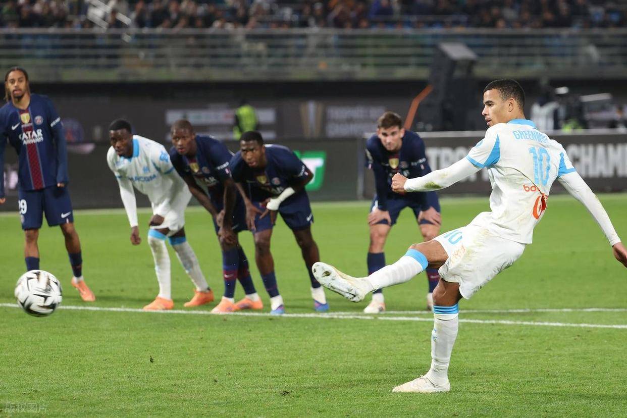 西汉姆迎法国杯关键赛，赛前再遭质疑，引发热议，身体对抗强度拉满的简单介绍