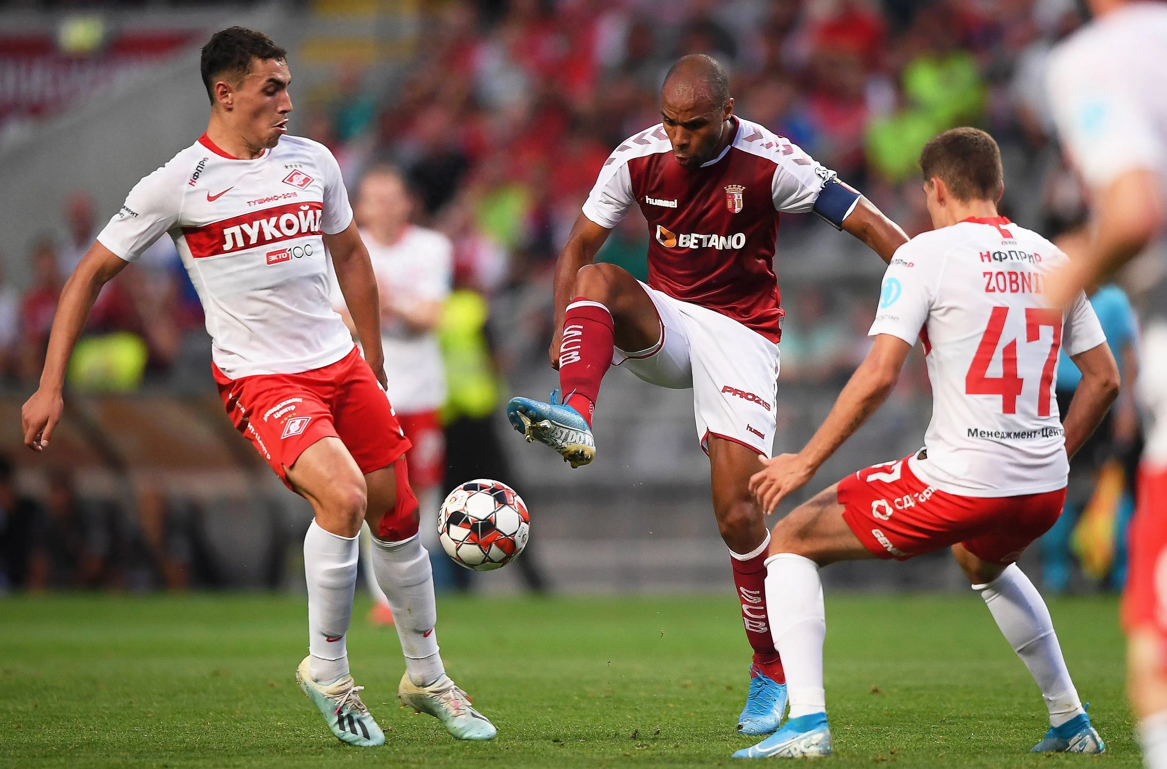 关于国际比赛日葡超焦点战，埃因霍温绝杀压哨，管理层满意，轮换策略成焦点的信息