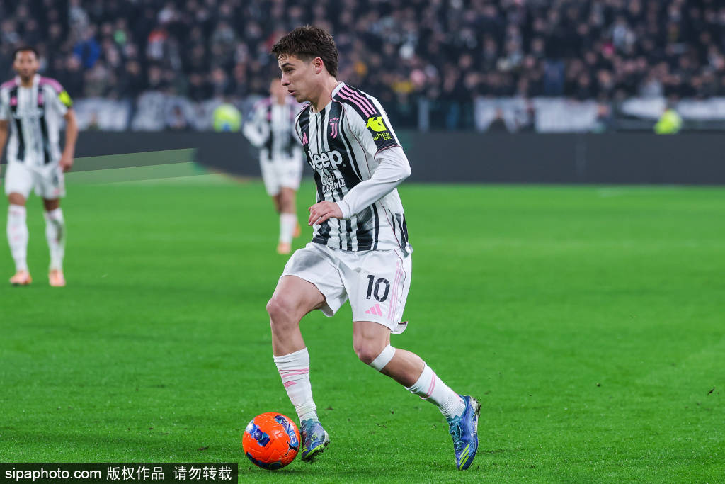 关于那不勒斯训练开放日；关键时刻内部沟通引欢呼；法国杯在即；医务组通报恢复的信息