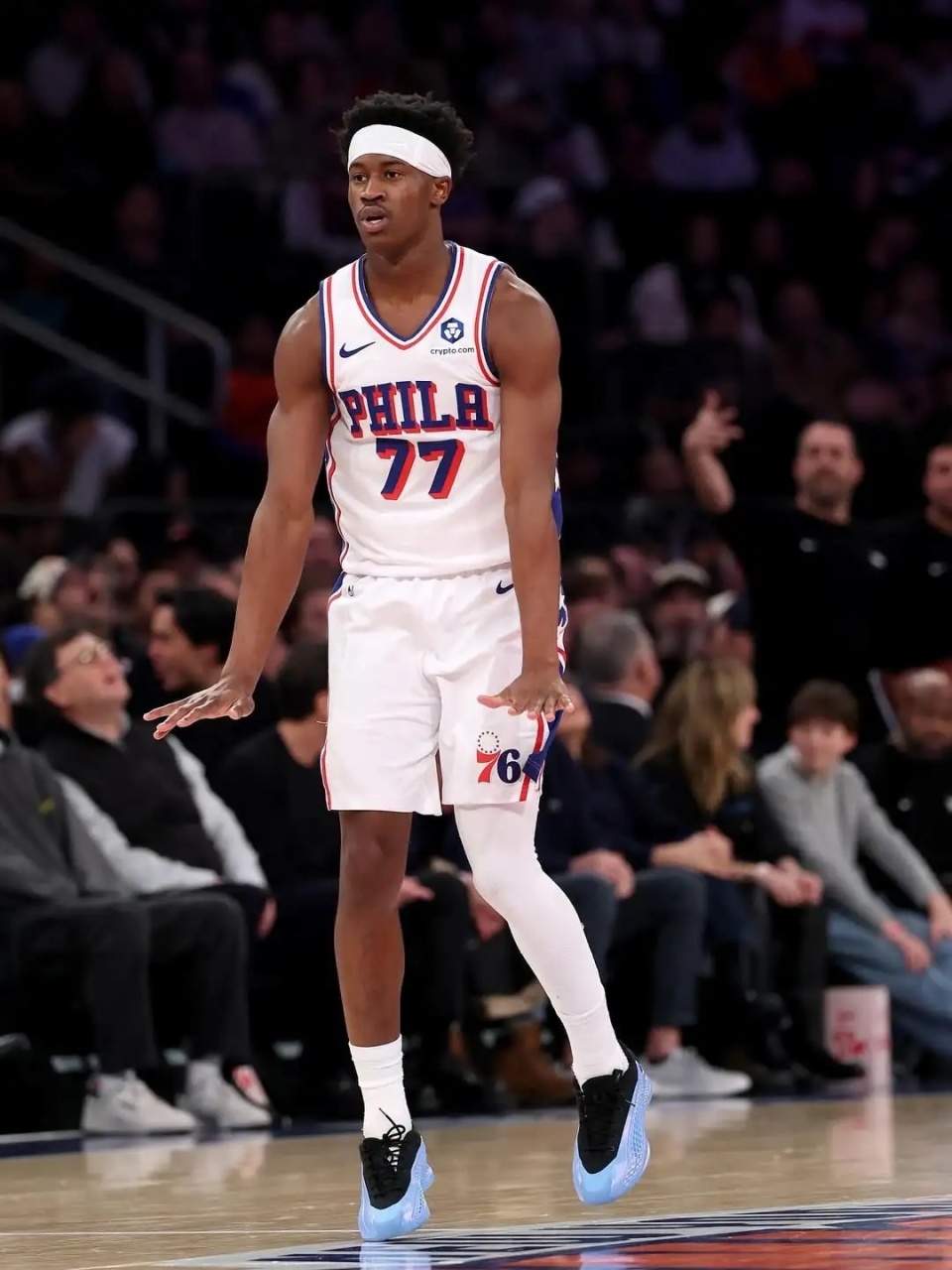 包含关键时刻NBA总决赛焦点战，北京首钢主帅复盘，话题不断，赛季目标并未改变的词条